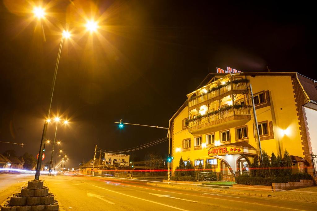 Hotel Darina Тыргу-Муреш Экстерьер фото